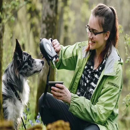 4-in-1 Multifunctional Retractable Dog Leash with Water Storage